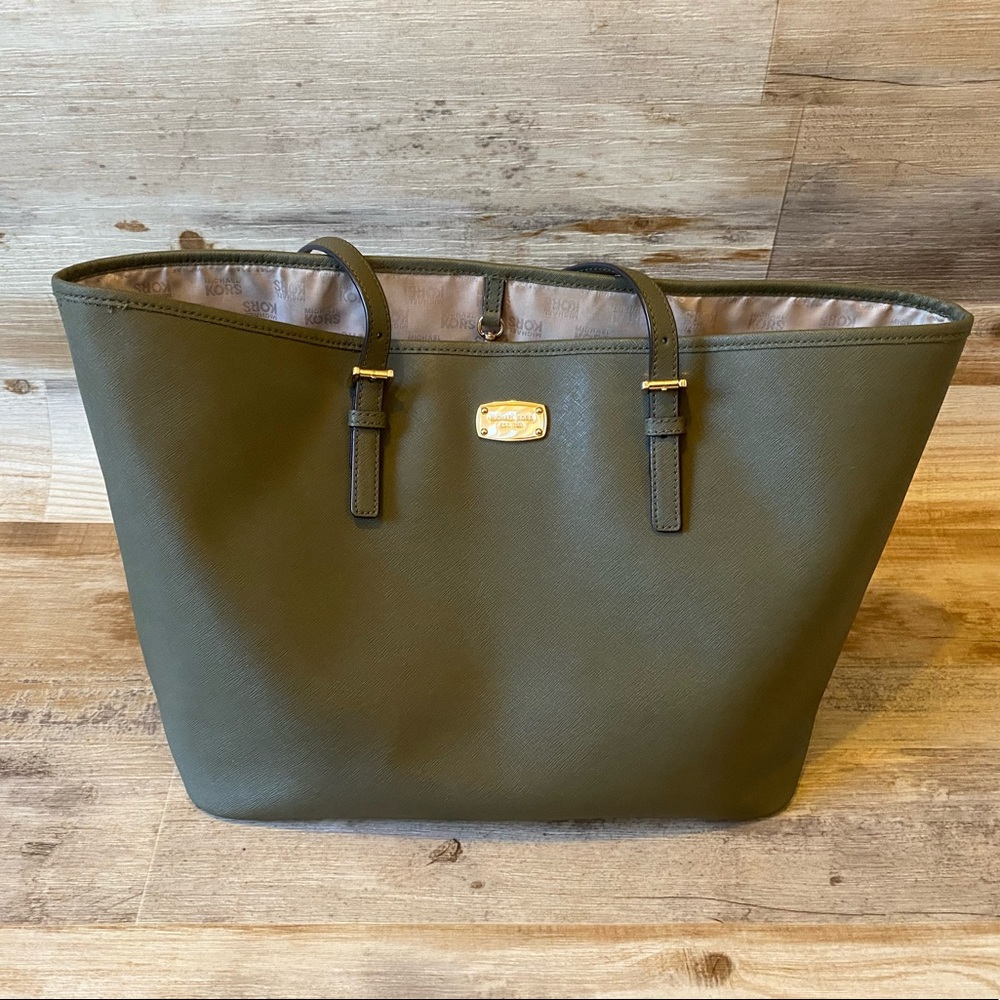 Michael Kors Medium Tote